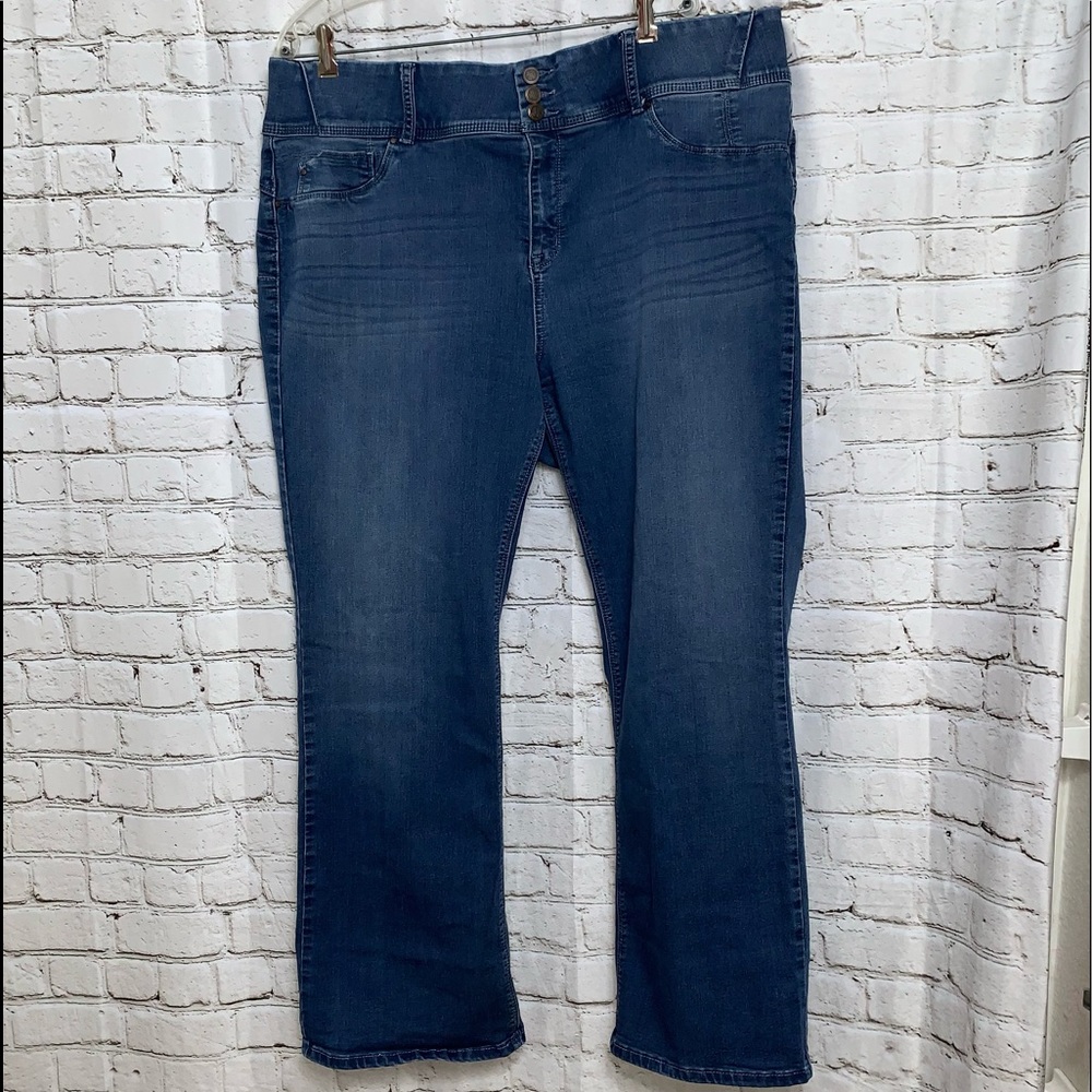 Laurie Felt Los Angeles Silky Curve Boot Cut with Vital Stretch Technology